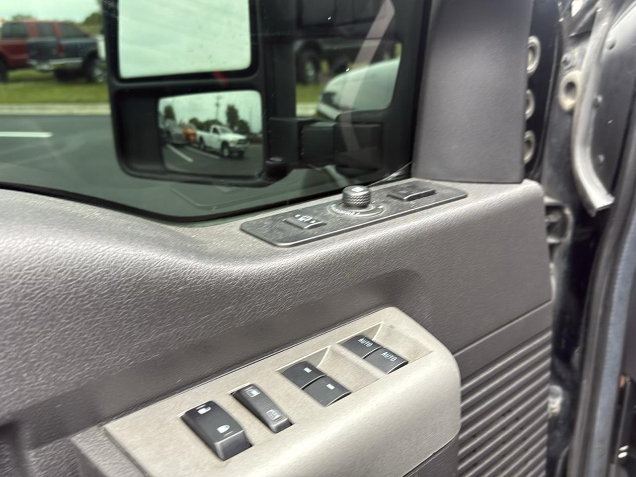 Ford F-350 SD Lariat Crew Cab 4WD 2016