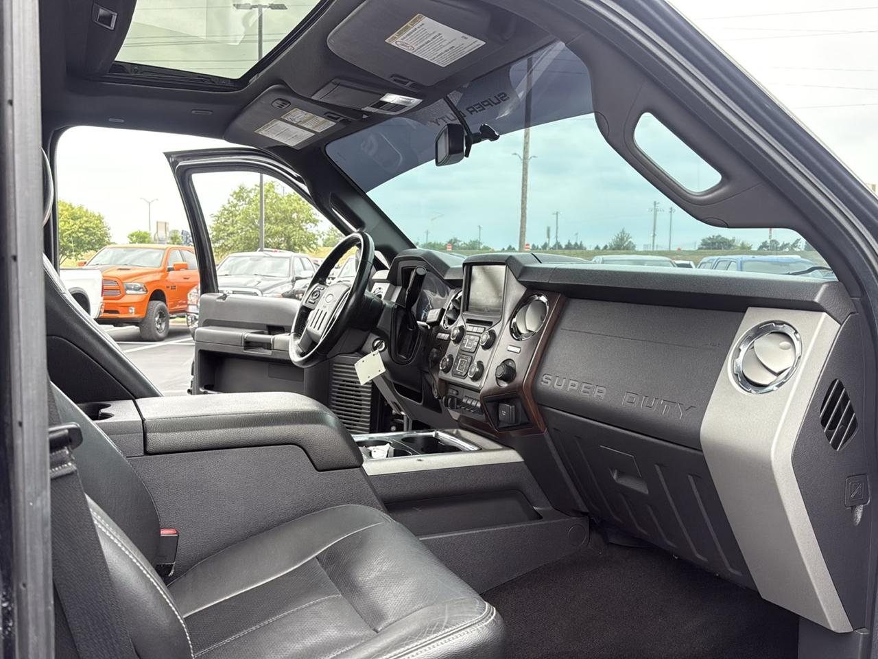 Ford F-350 SD Lariat Crew Cab 4WD 2016