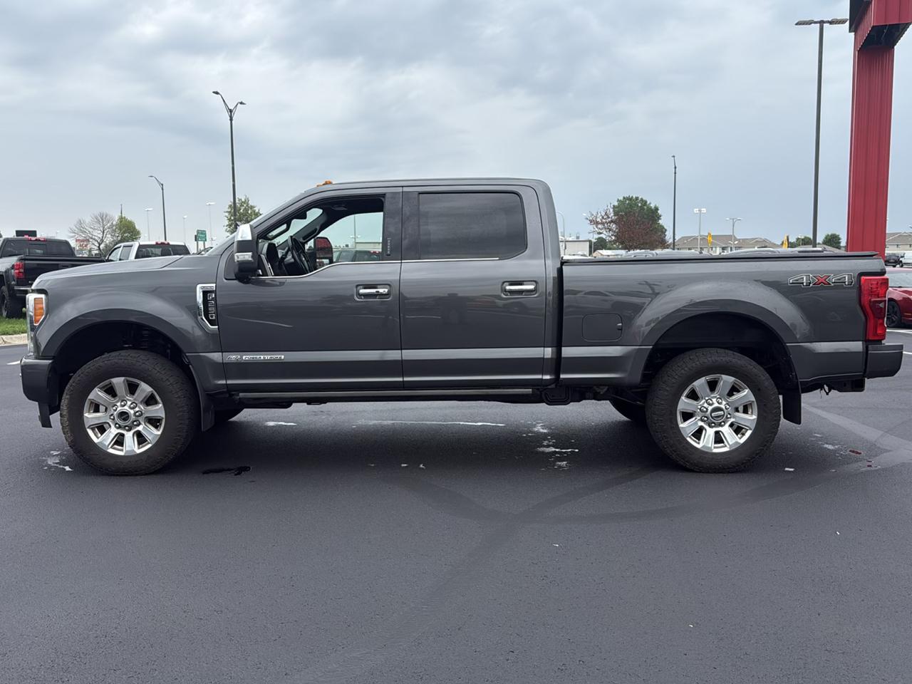 Ford F-250 SD Platinum Crew Cab 4WD 2017
