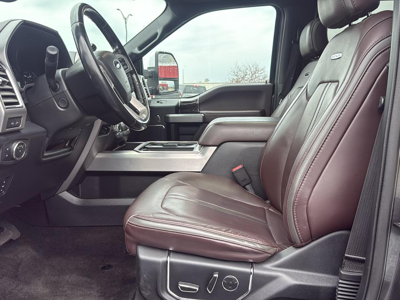 Ford F-250 SD Platinum Crew Cab 4WD 2017