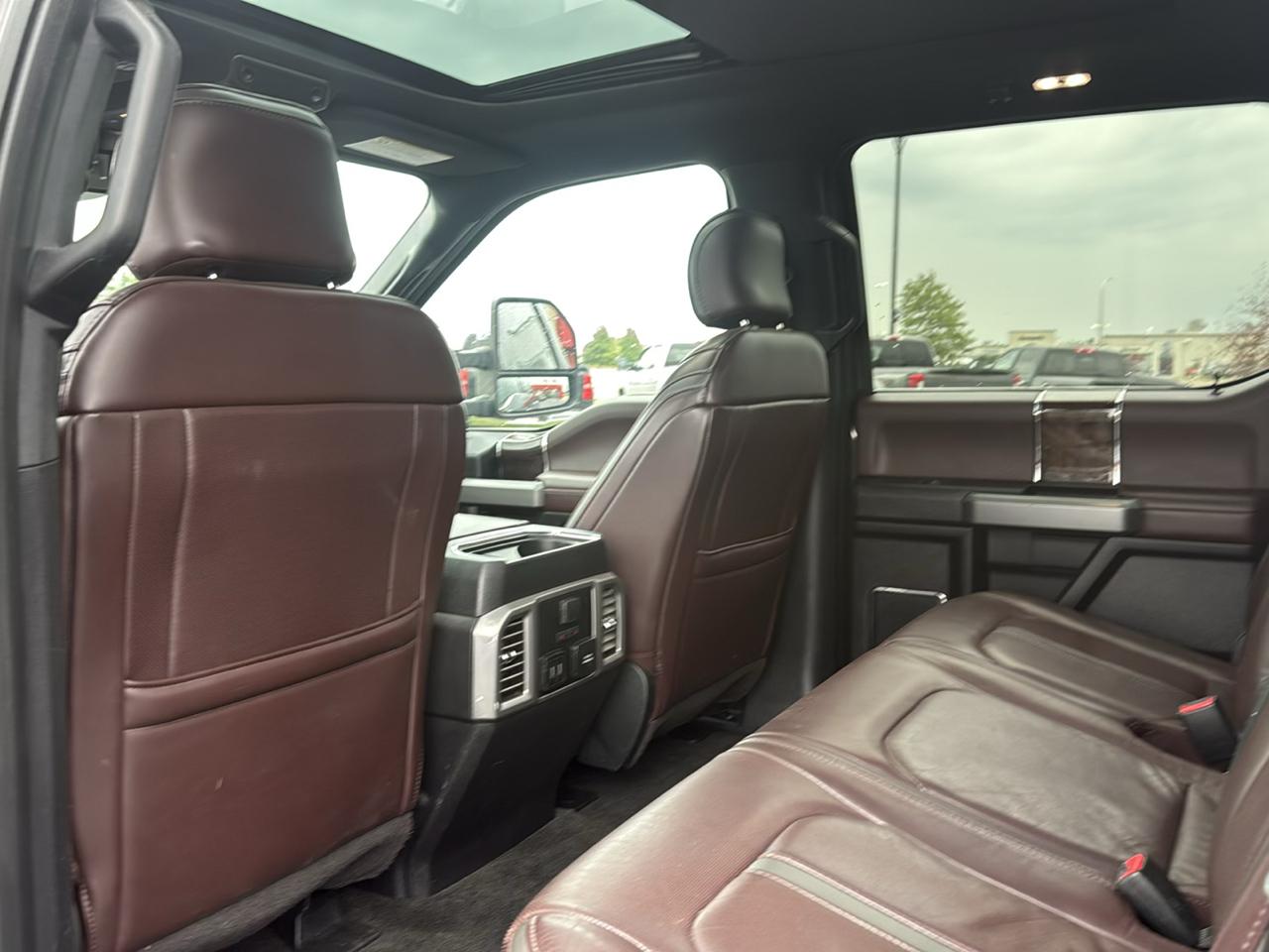 Ford F-250 SD Platinum Crew Cab 4WD 2017