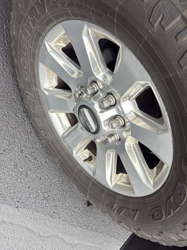 Ford F-250 SD Platinum Crew Cab 4WD 2017