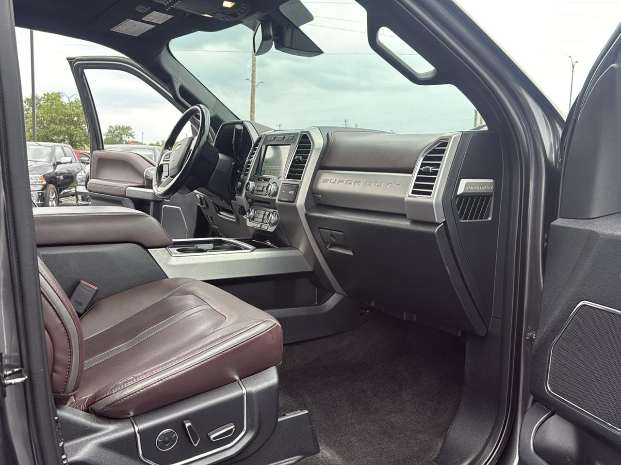 Ford F-250 SD Platinum Crew Cab 4WD 2017
