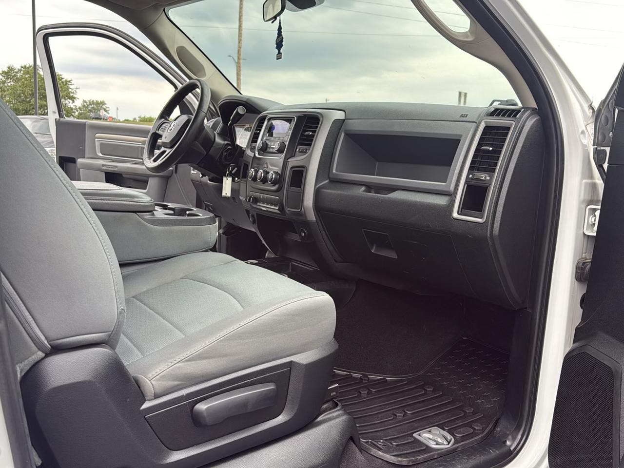 RAM 3500 ST 4WD 2014