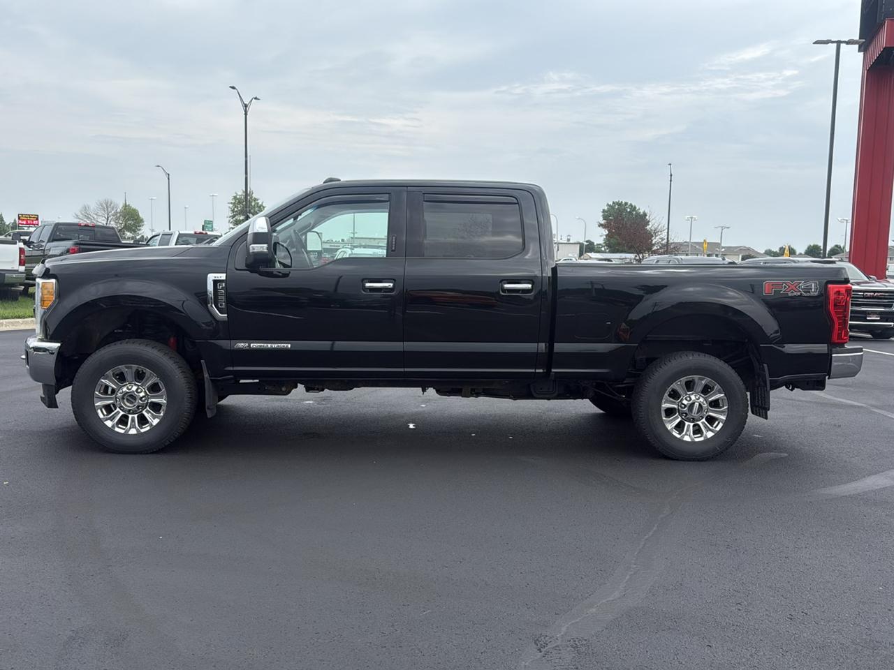 Ford F-250 SD XLT Crew Cab 4WD 2017
