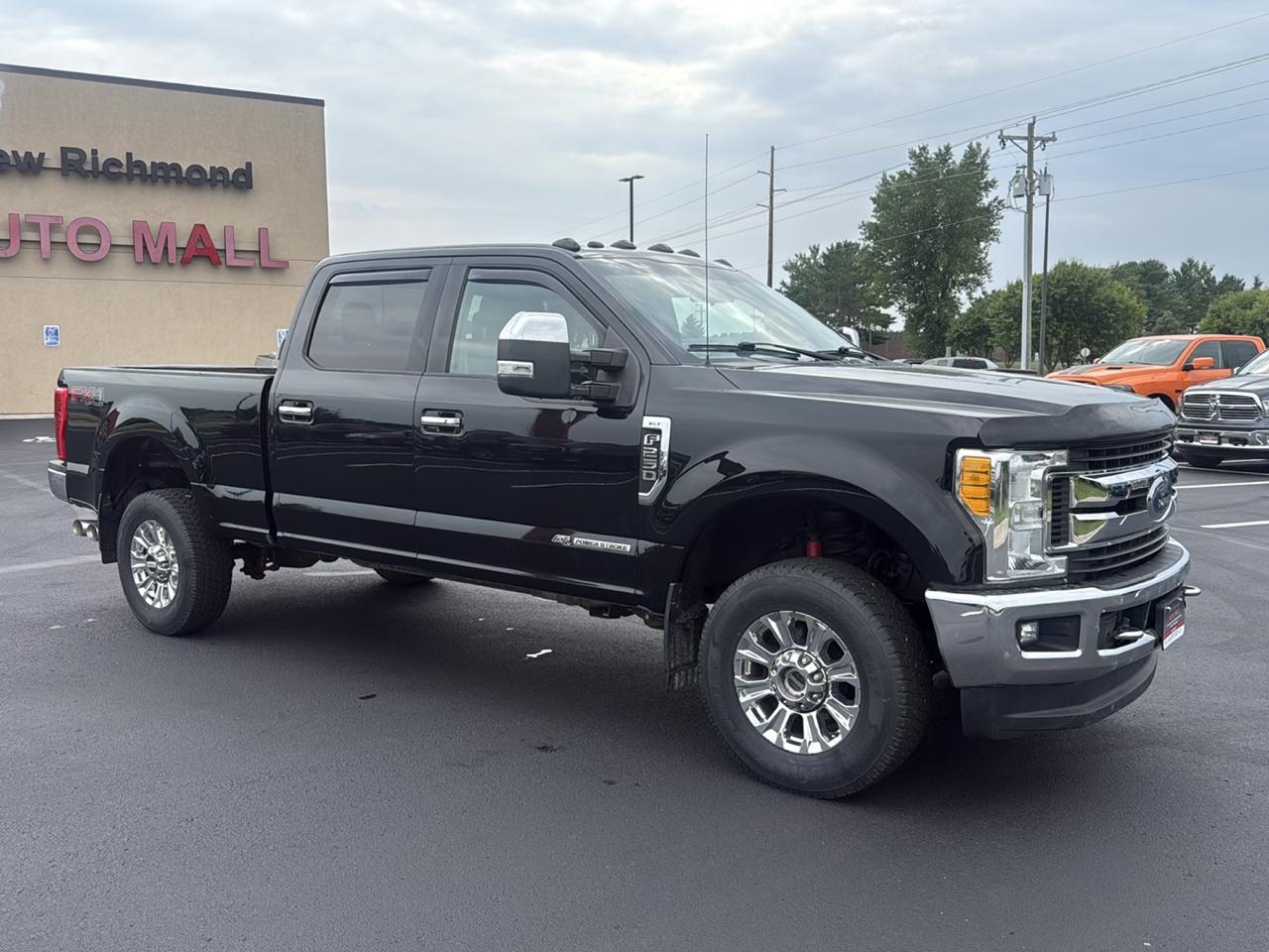 Ford F-250 SD XLT Crew Cab 4WD 2017