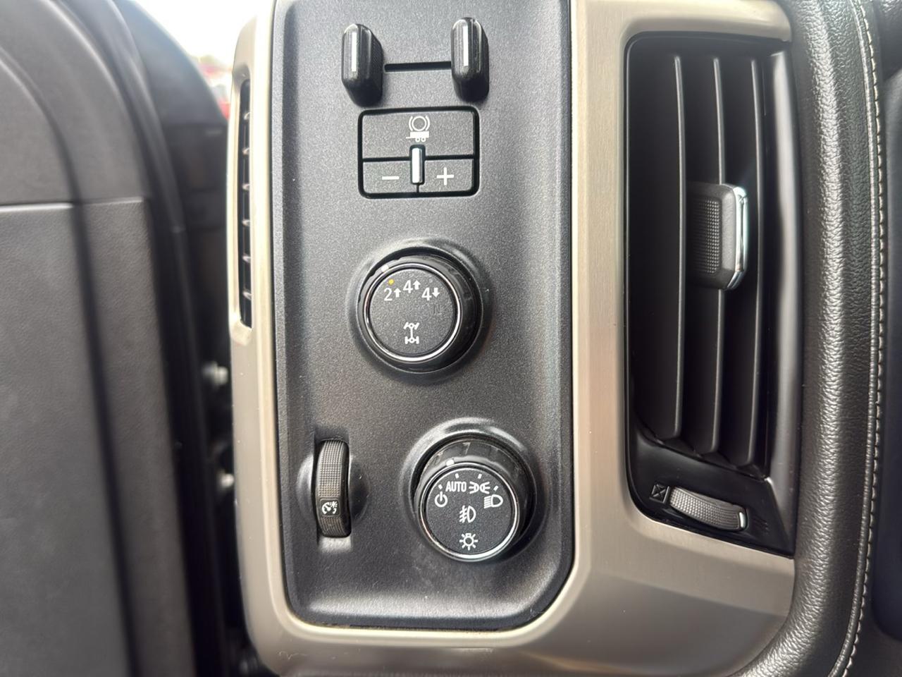 GMC Sierra 3500HD Denali Crew Cab 4WD 2018