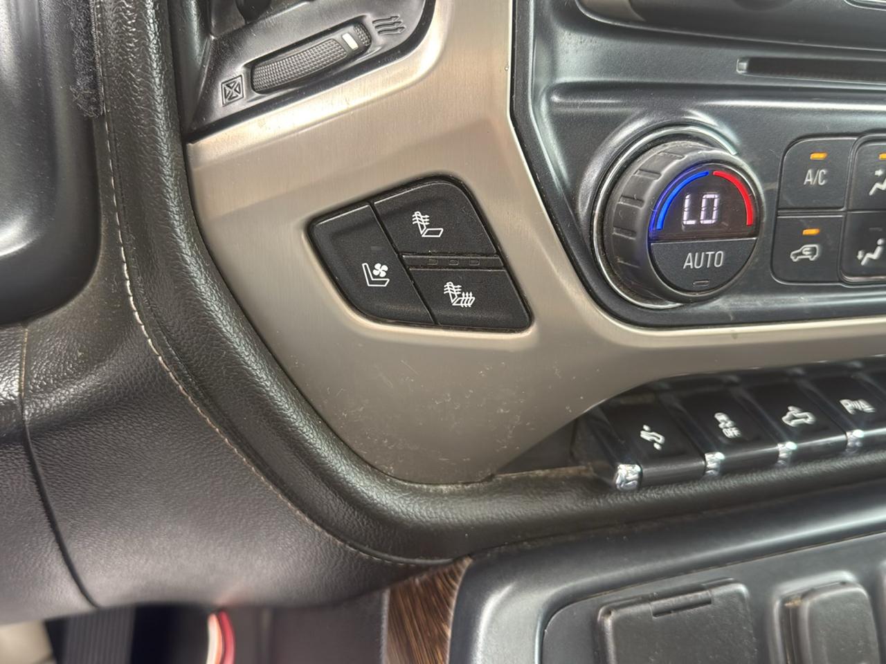 GMC Sierra 3500HD Denali Crew Cab 4WD 2018