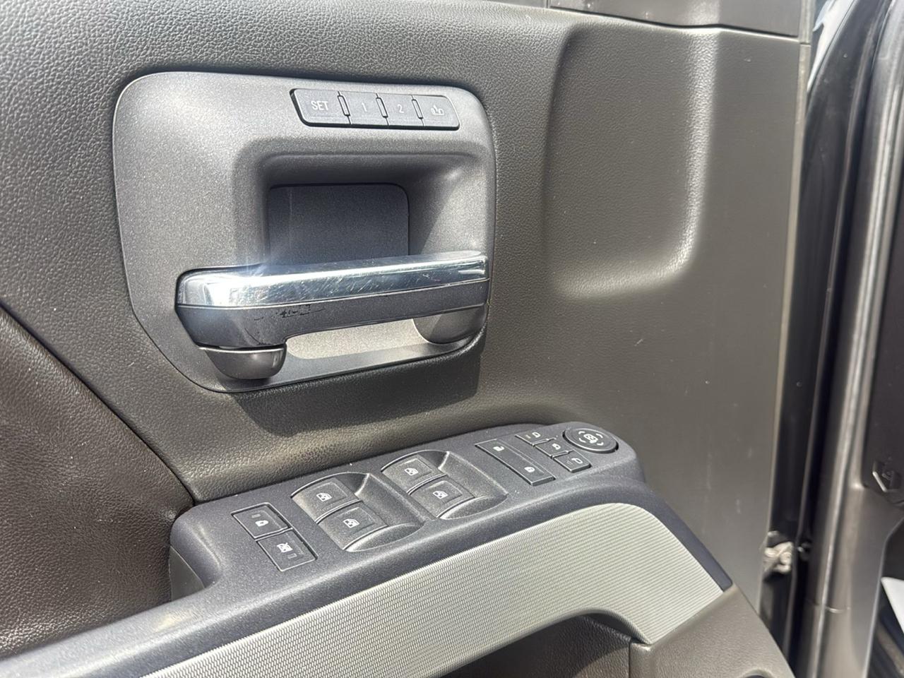 Chevrolet Silverado 1500 LTZ Crew Cab 4WD 2015