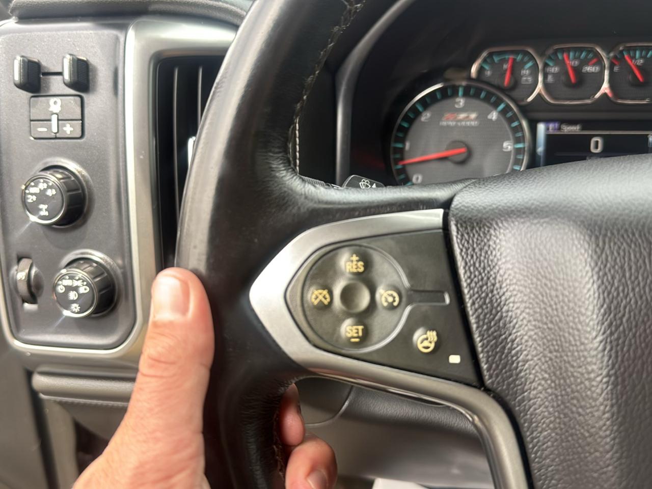 Chevrolet Silverado 1500 LTZ Crew Cab 4WD 2015