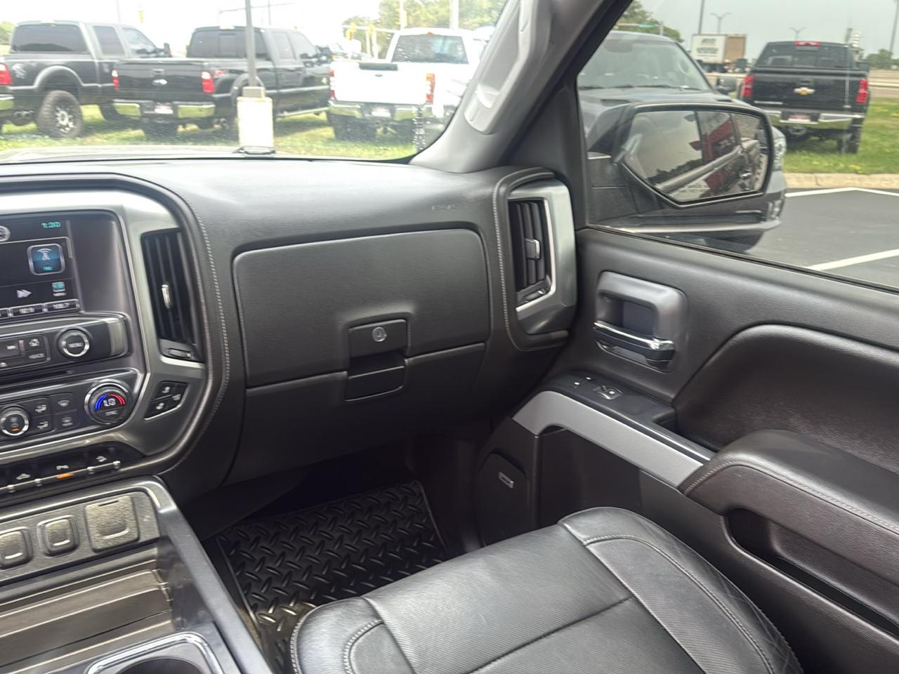 Chevrolet Silverado 1500 LTZ Crew Cab 4WD 2015