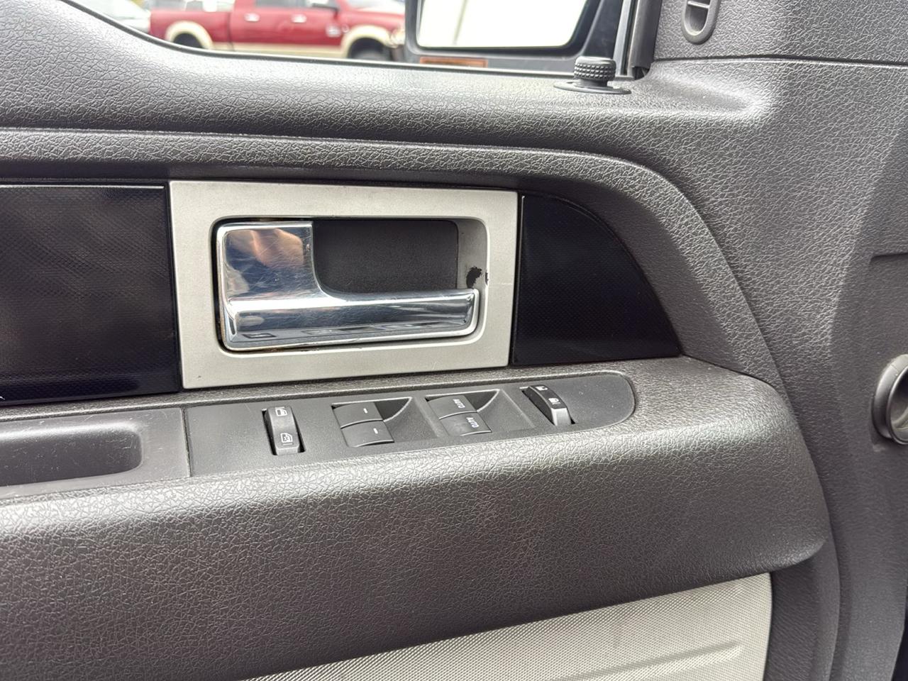Ford F-150 SuperCrew 150" FX4 4WD 2011