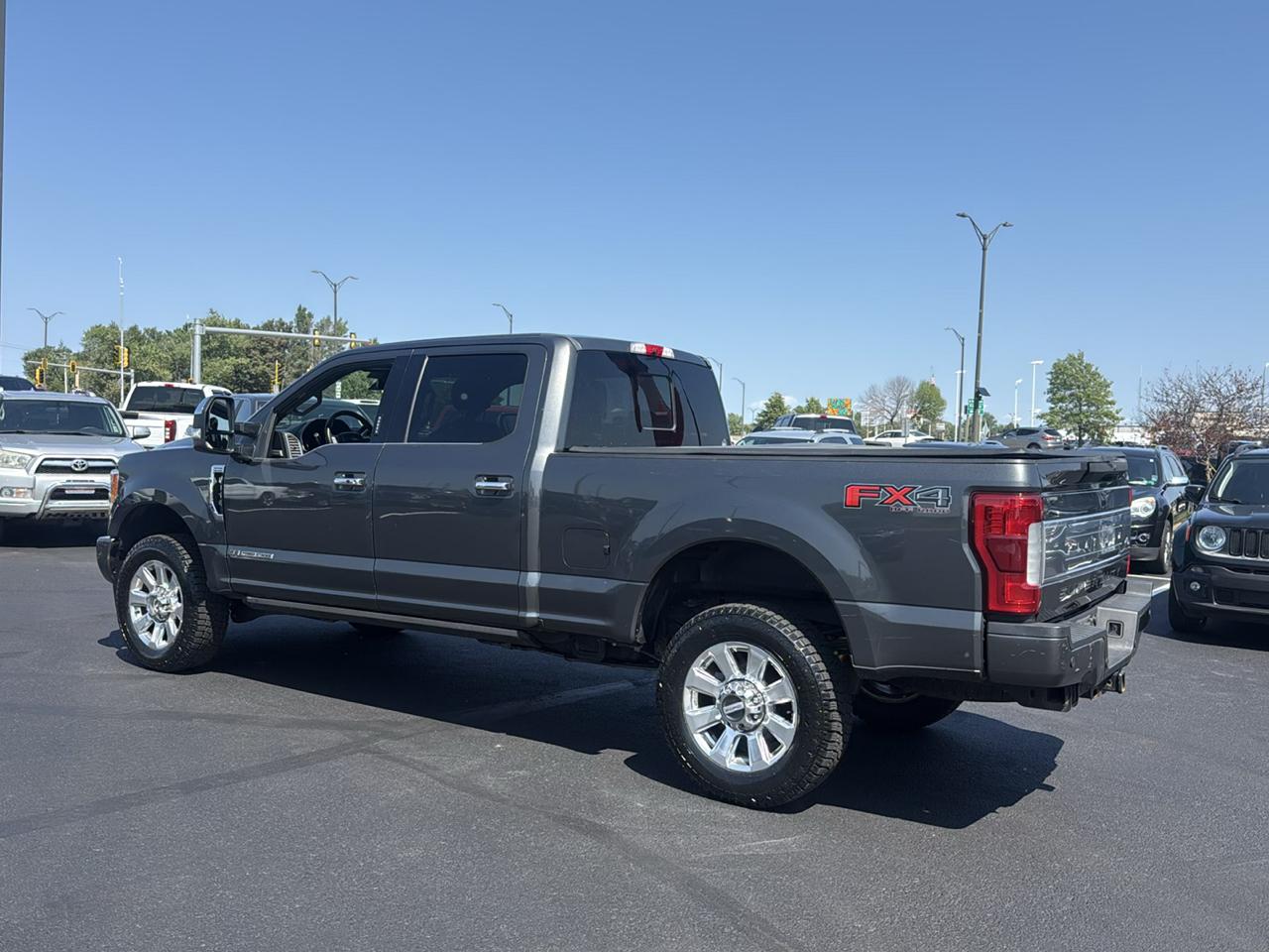 Ford F-350 SD Lariat Crew Cab SWB 4WD 2017