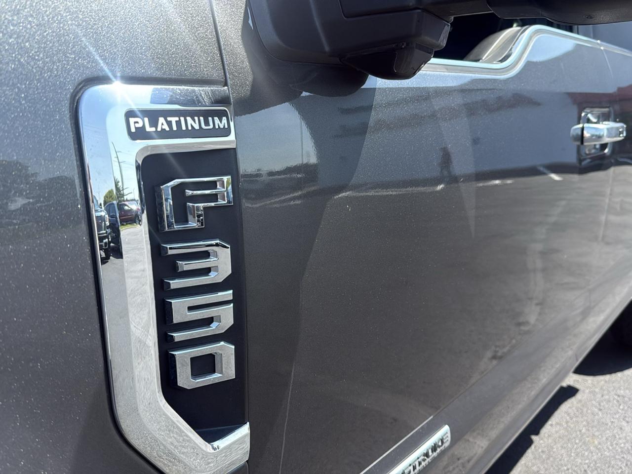 Ford F-350 SD Lariat Crew Cab SWB 4WD 2017