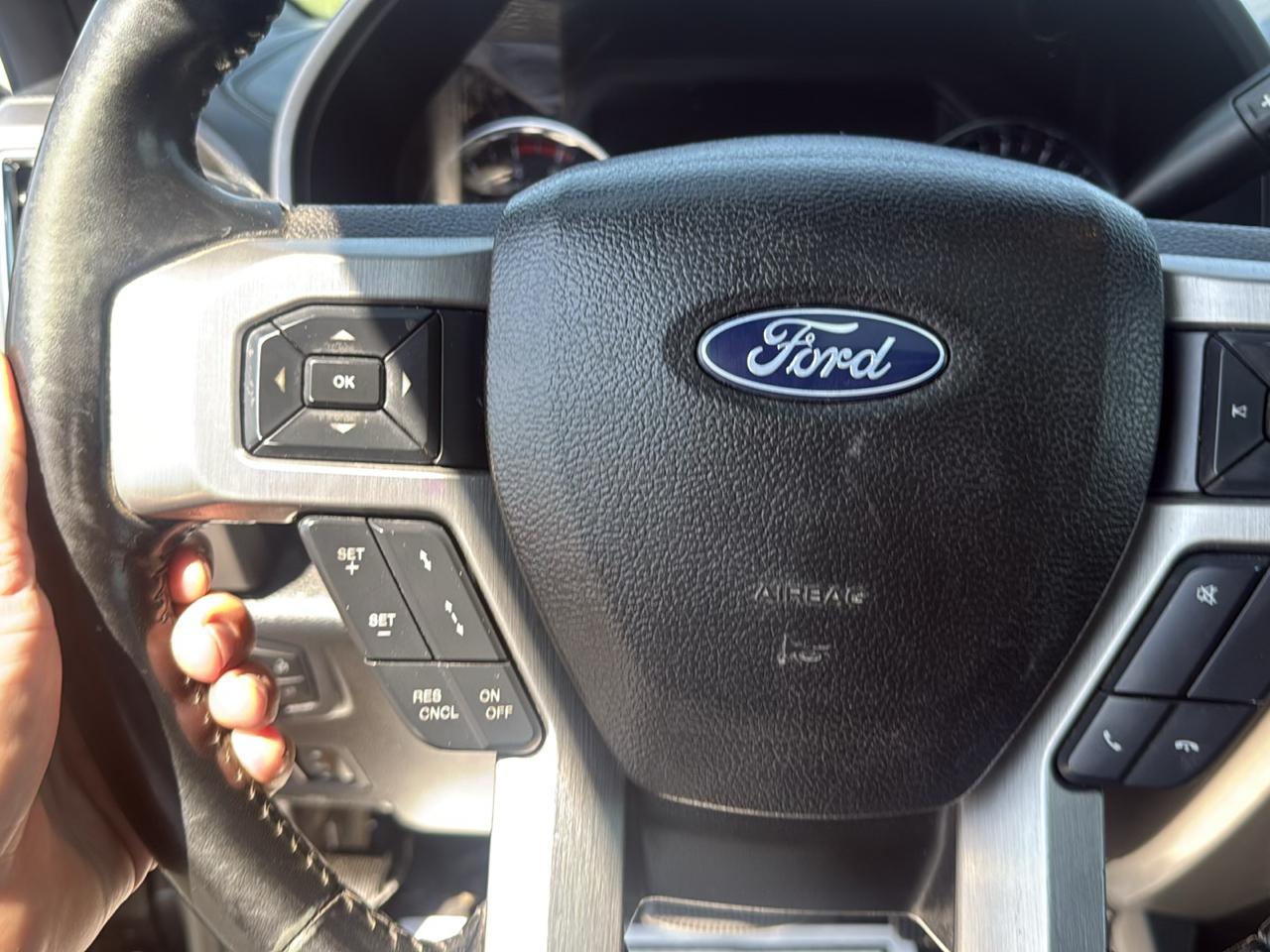 Ford F-350 SD Lariat Crew Cab SWB 4WD 2017