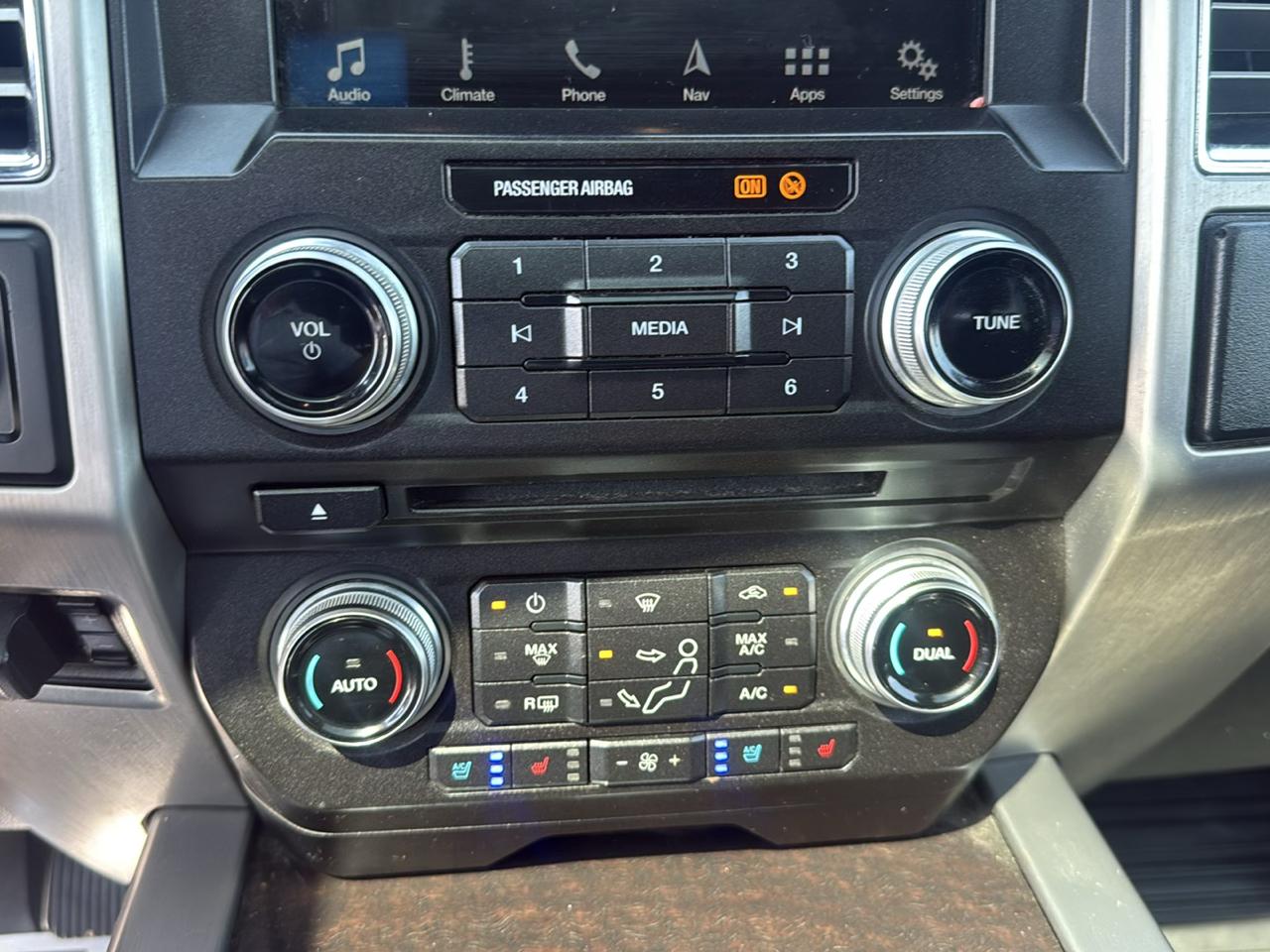 Ford F-350 SD Lariat Crew Cab SWB 4WD 2017