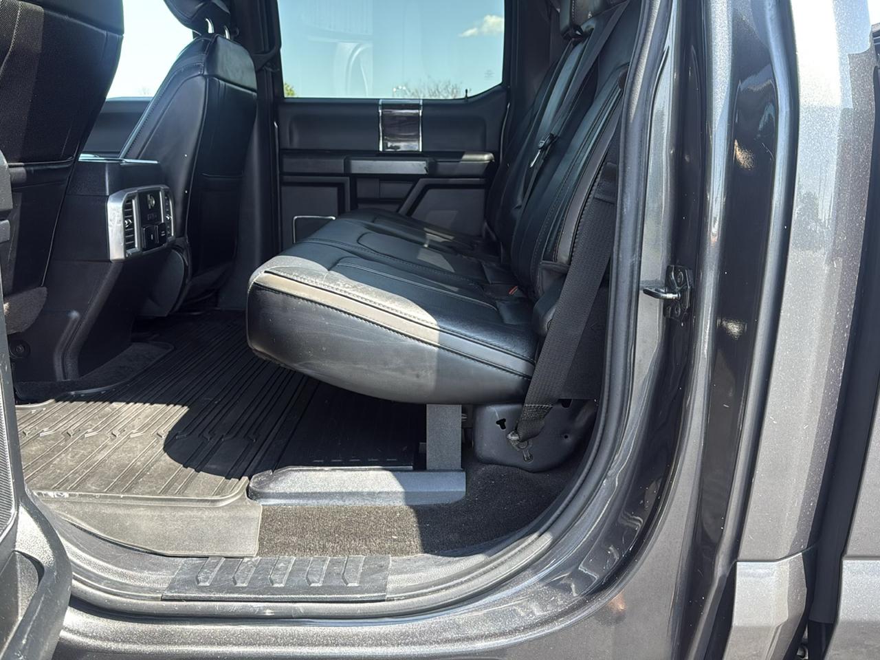 Ford F-350 SD Lariat Crew Cab SWB 4WD 2017