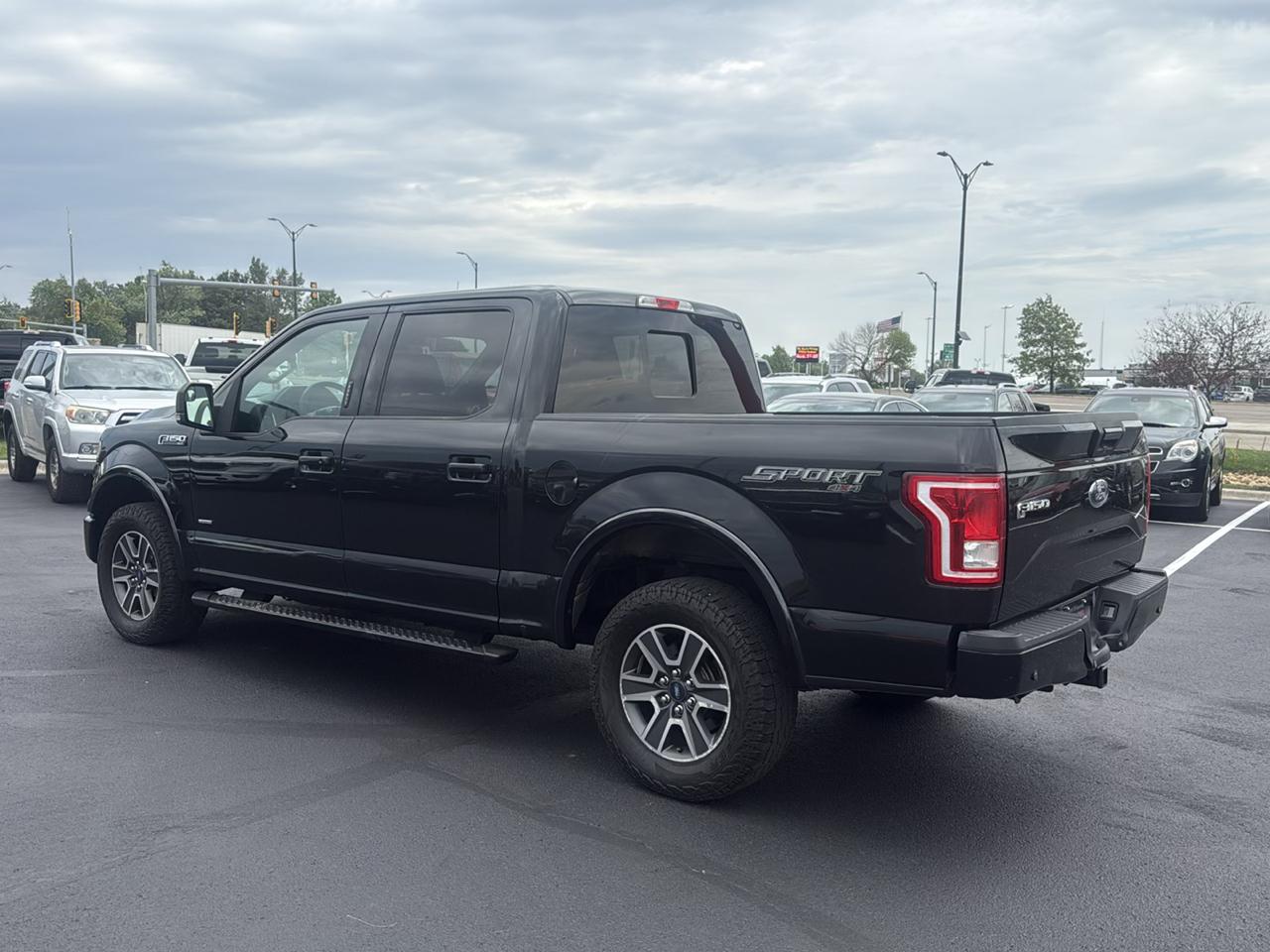 Ford F-150 XL SuperCrew 5.5-ft. Bed 4WD 2015