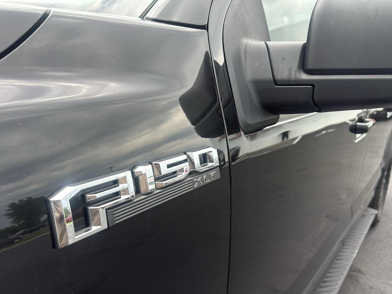 Ford F-150 XL SuperCrew 5.5-ft. Bed 4WD 2015