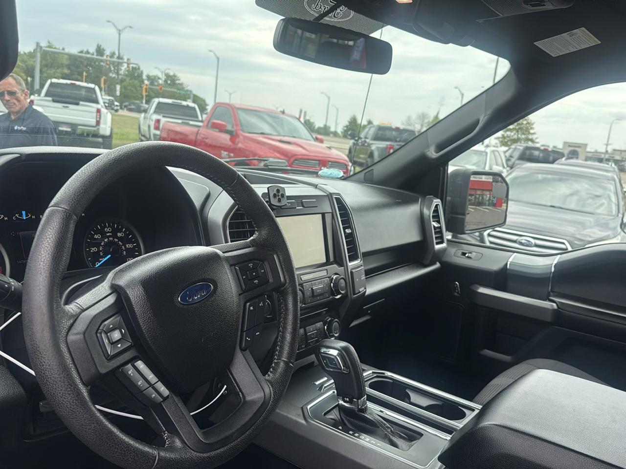 Ford F-150 XL SuperCrew 5.5-ft. Bed 4WD 2015
