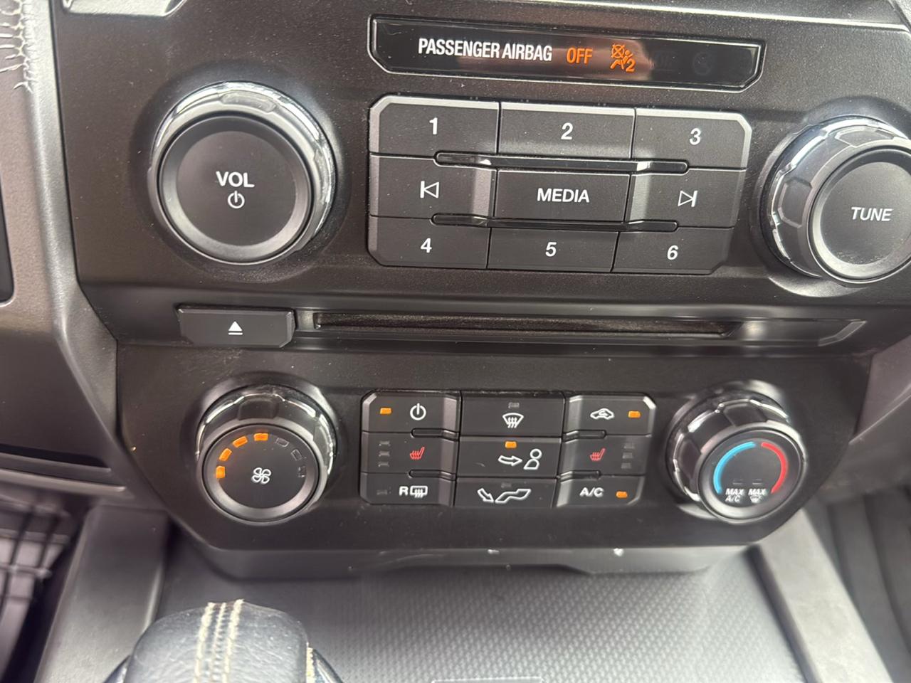 Ford F-150 XL SuperCrew 5.5-ft. Bed 4WD 2015