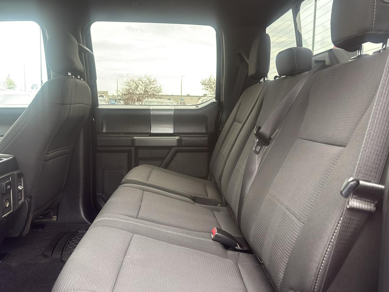 Ford F-150 XL SuperCrew 5.5-ft. Bed 4WD 2015