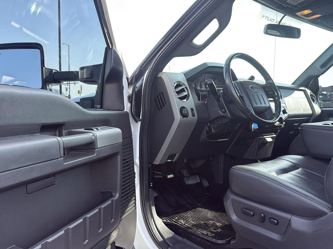 Ford F-250 SD Lariat Crew Cab 4WD 2011