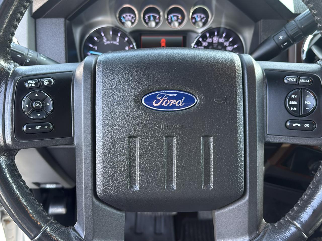 Ford F-250 SD Lariat Crew Cab 4WD 2011