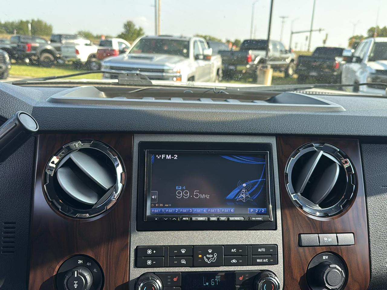 Ford F-250 SD Lariat Crew Cab 4WD 2011