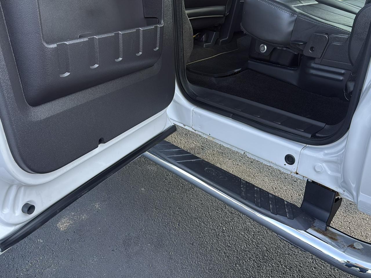 Ford F-250 SD Lariat Crew Cab 4WD 2011