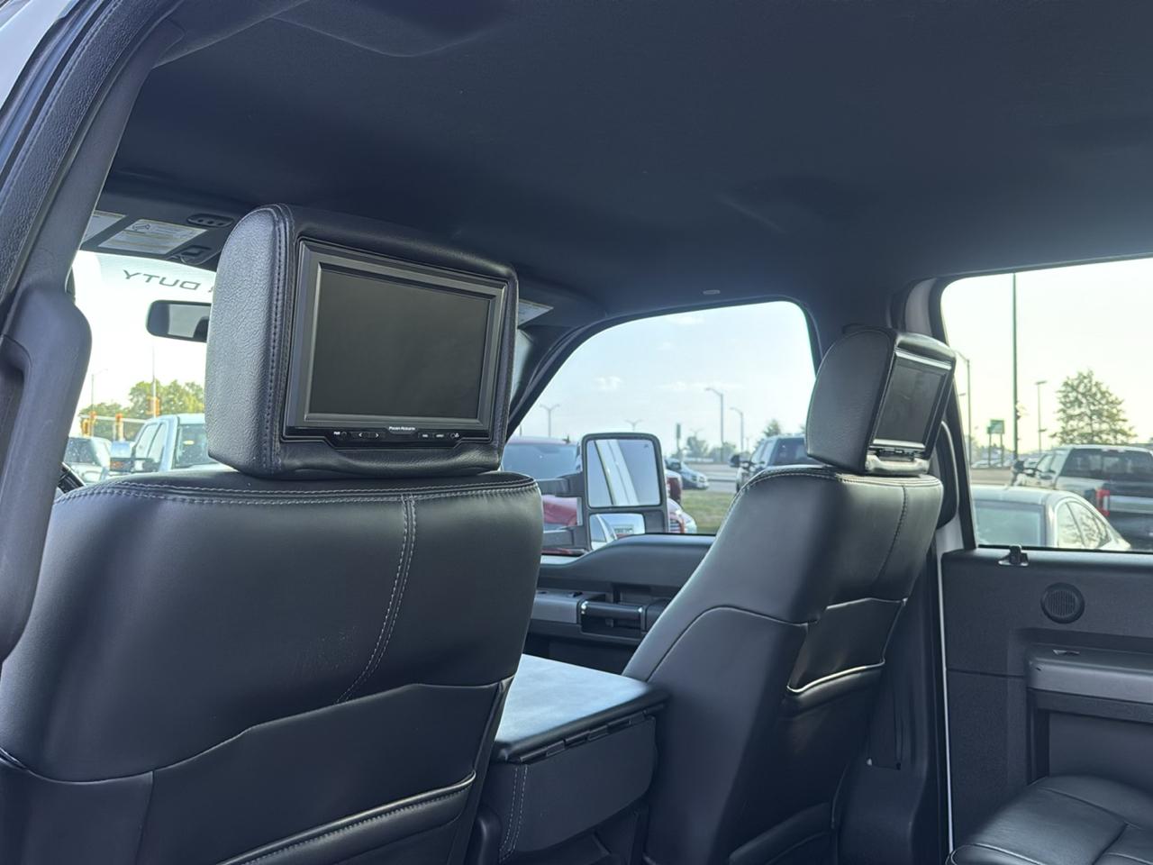 Ford F-250 SD Lariat Crew Cab 4WD 2011