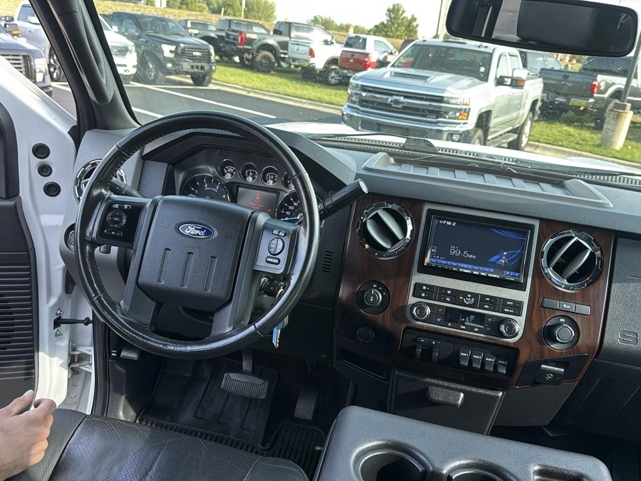 Ford F-250 SD Lariat Crew Cab 4WD 2011
