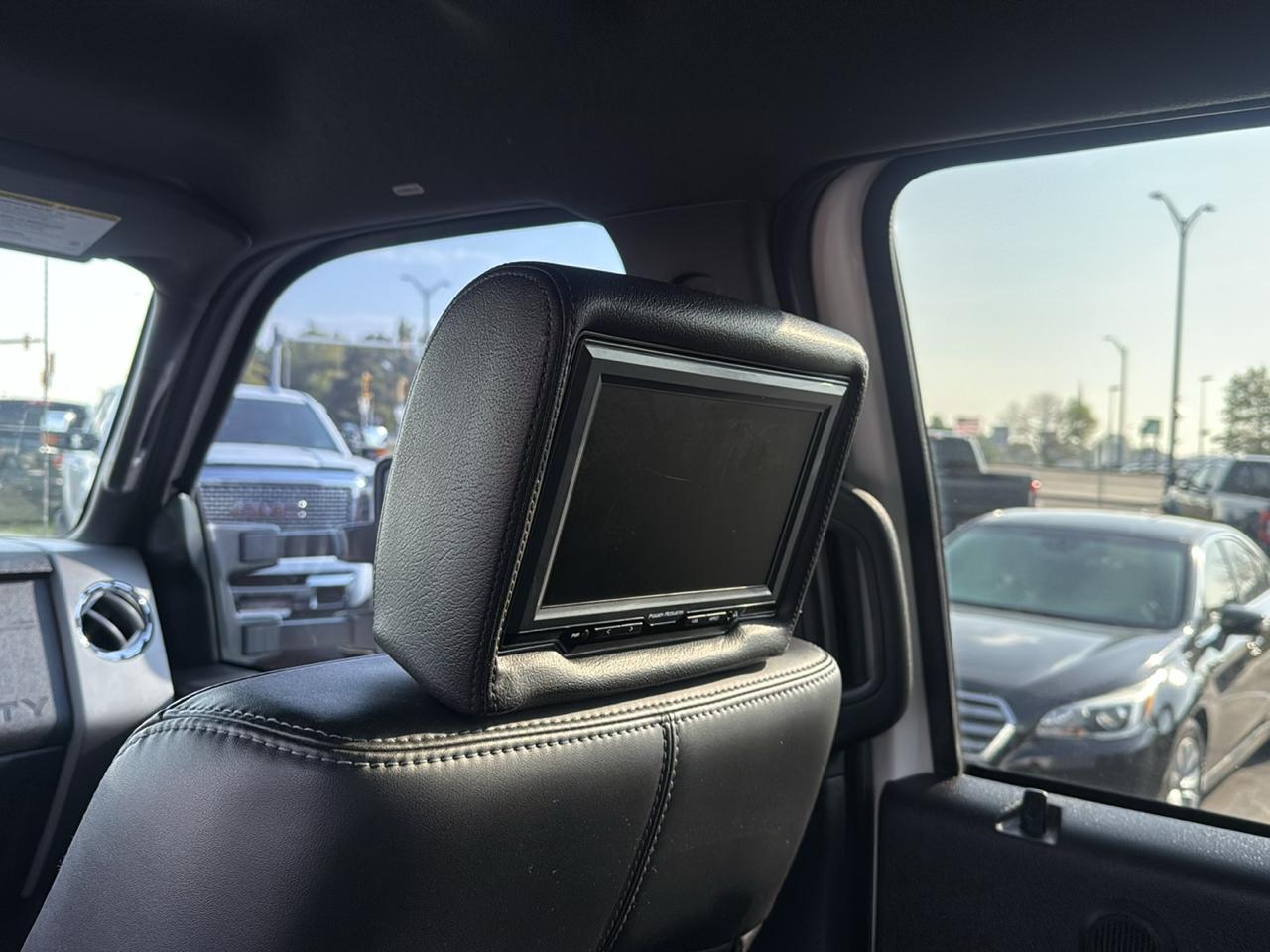 Ford F-250 SD Lariat Crew Cab 4WD 2011