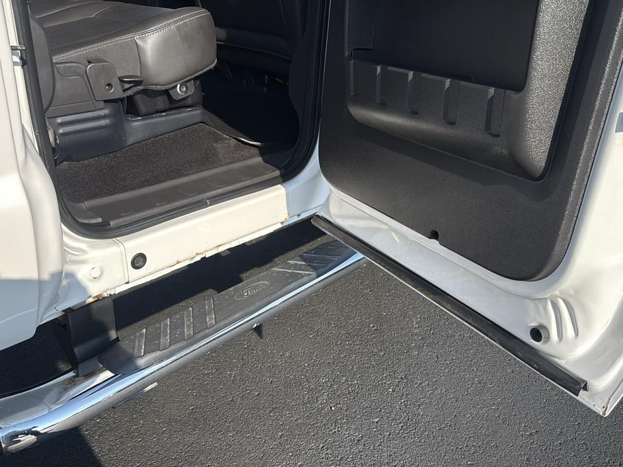 Ford F-250 SD Lariat Crew Cab 4WD 2011