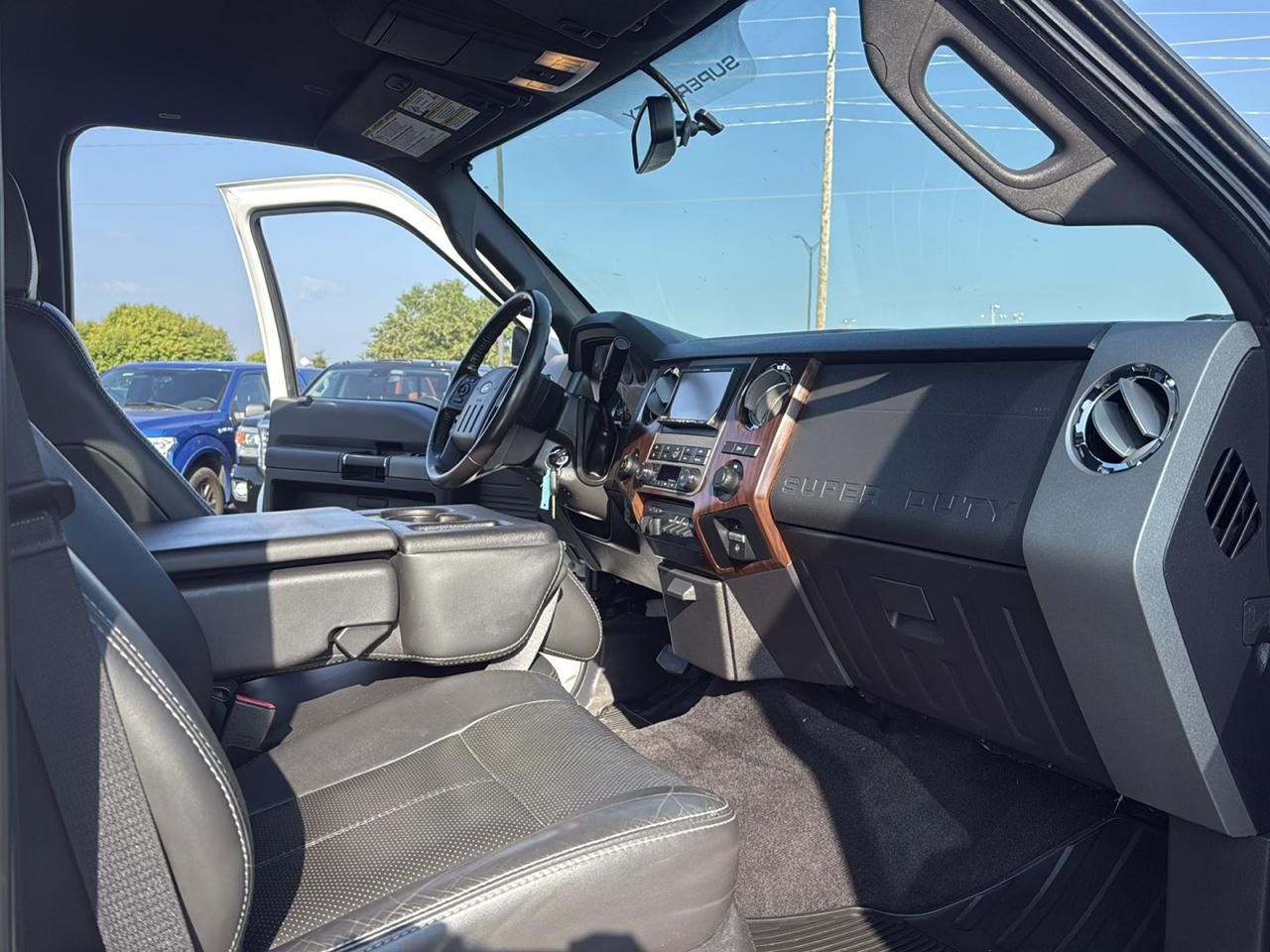 Ford F-250 SD Lariat Crew Cab 4WD 2011