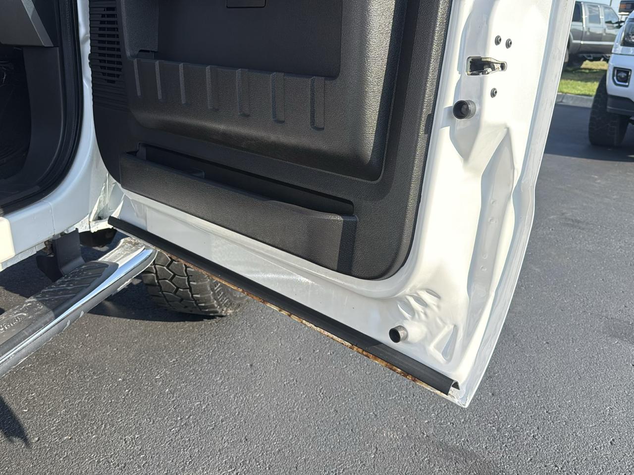 Ford F-250 SD Lariat Crew Cab 4WD 2011