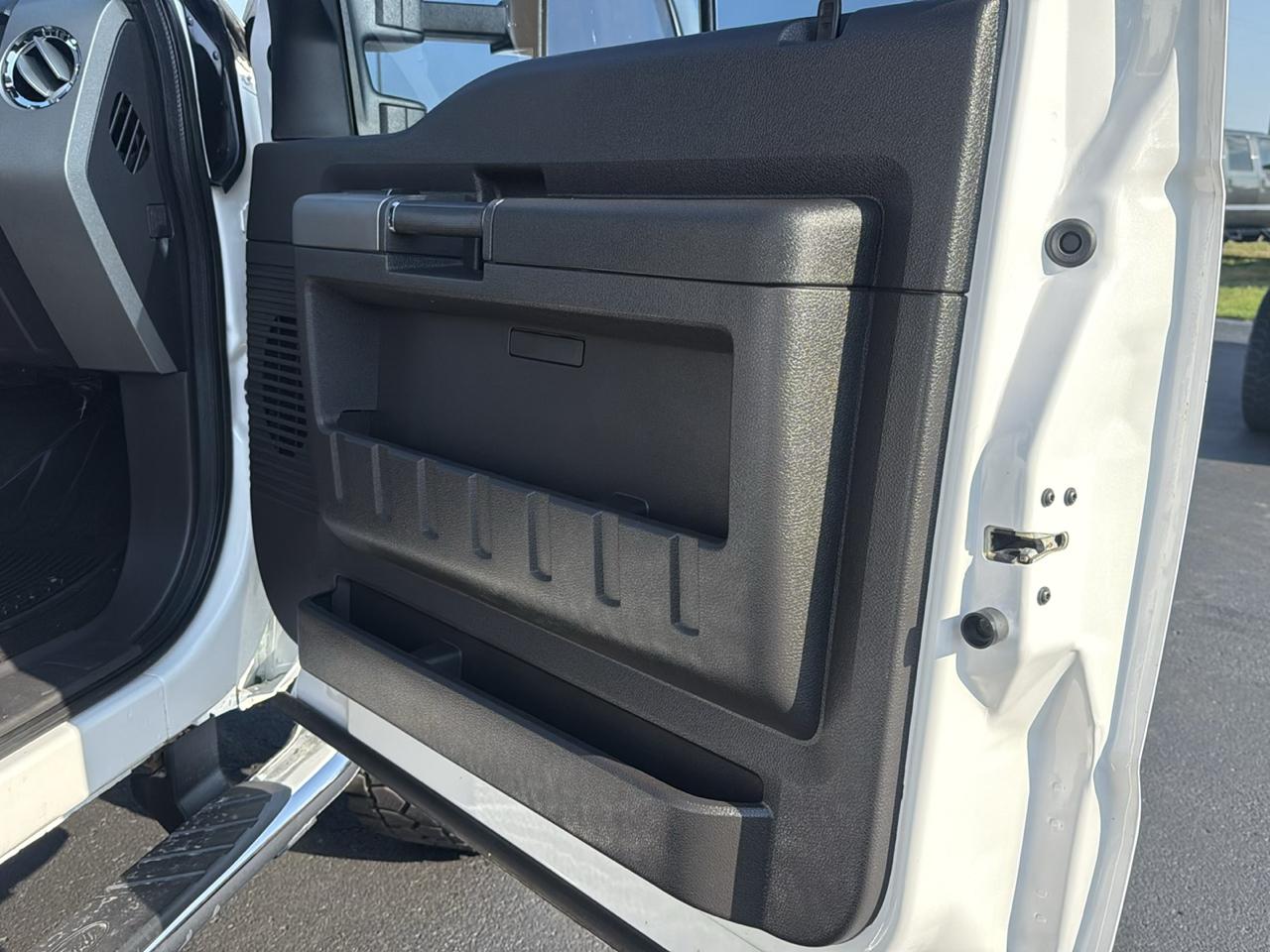 Ford F-250 SD Lariat Crew Cab 4WD 2011