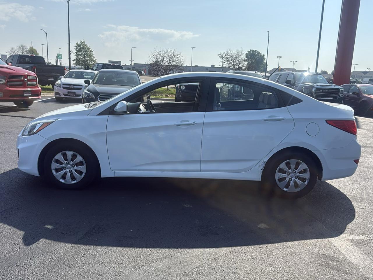 Hyundai Accent GLS 4-Door 6A 2015