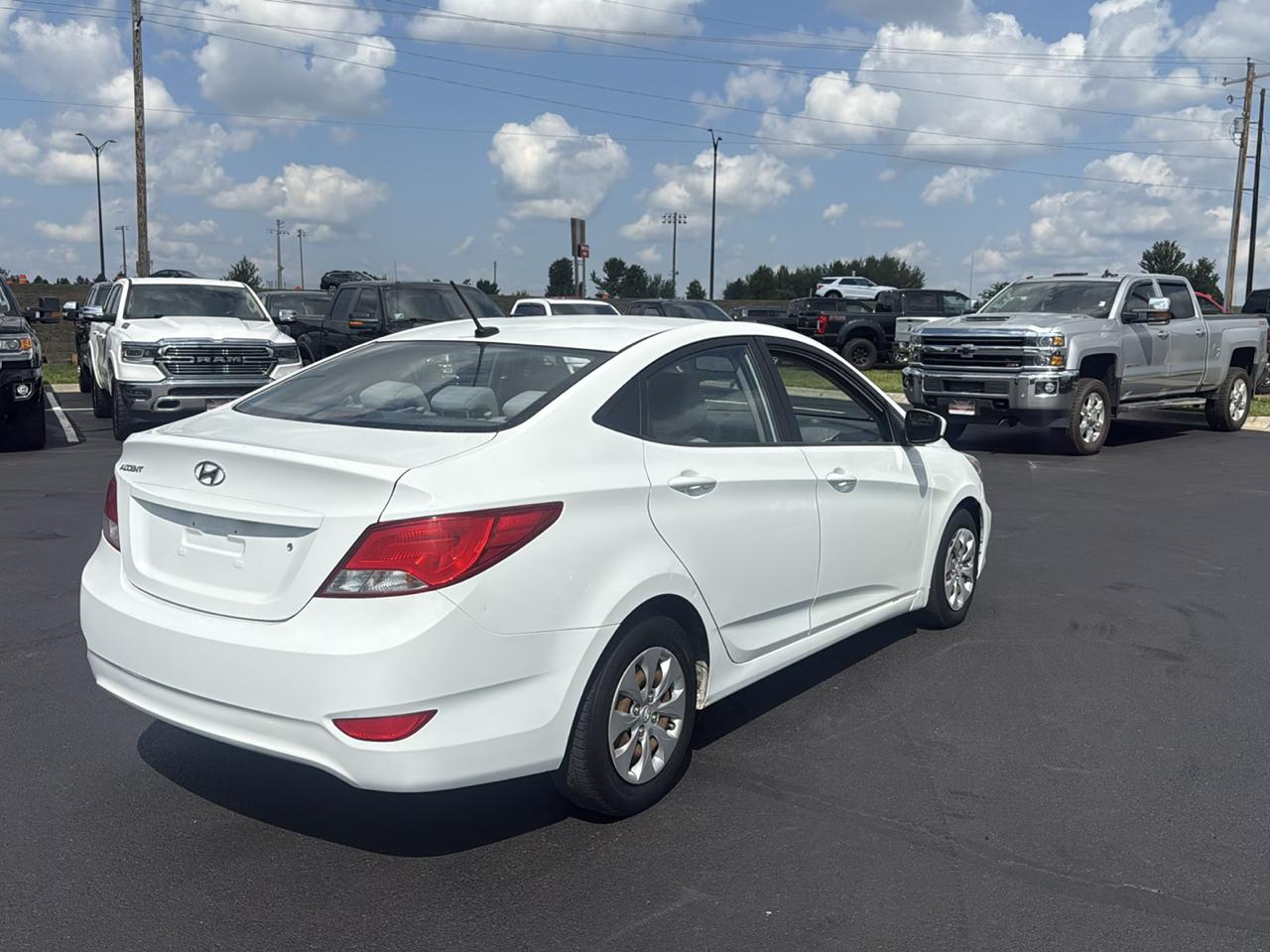 Hyundai Accent GLS 4-Door 6A 2015