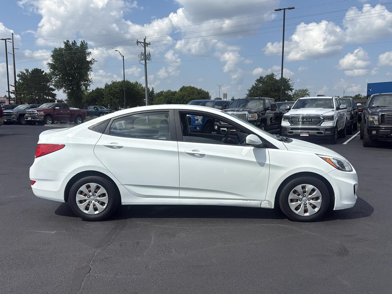 Hyundai Accent GLS 4-Door 6A 2015
