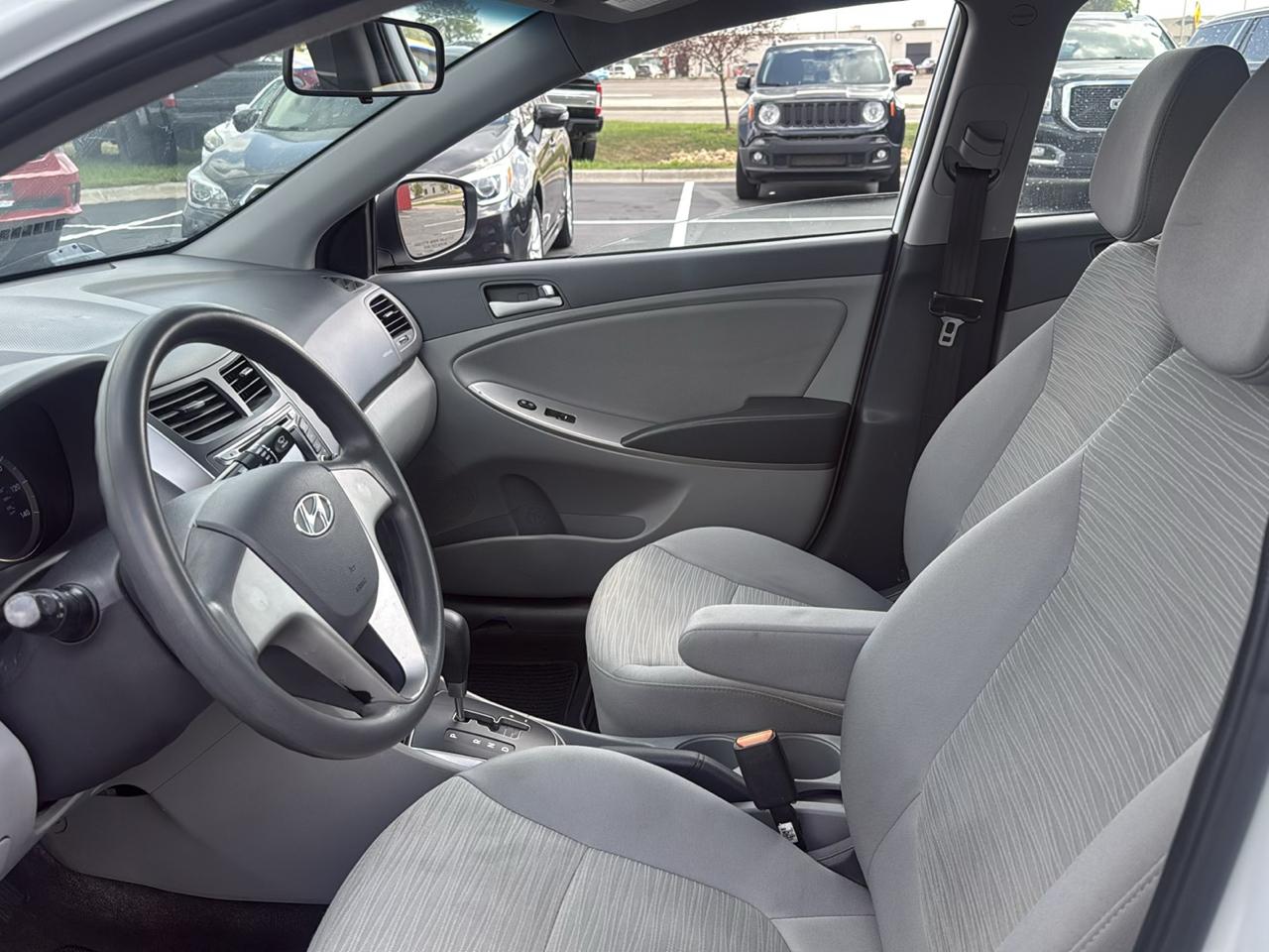 Hyundai Accent GLS 4-Door 6A 2015