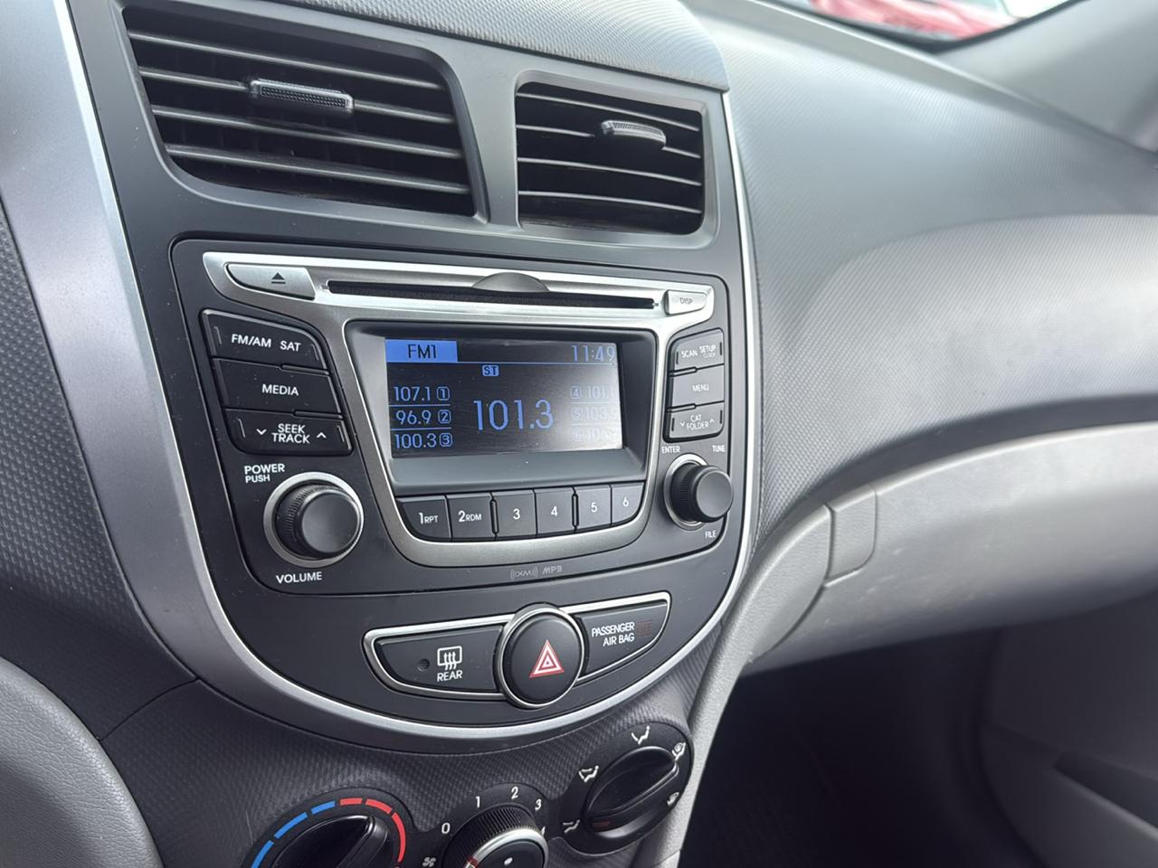 Hyundai Accent GLS 4-Door 6A 2015
