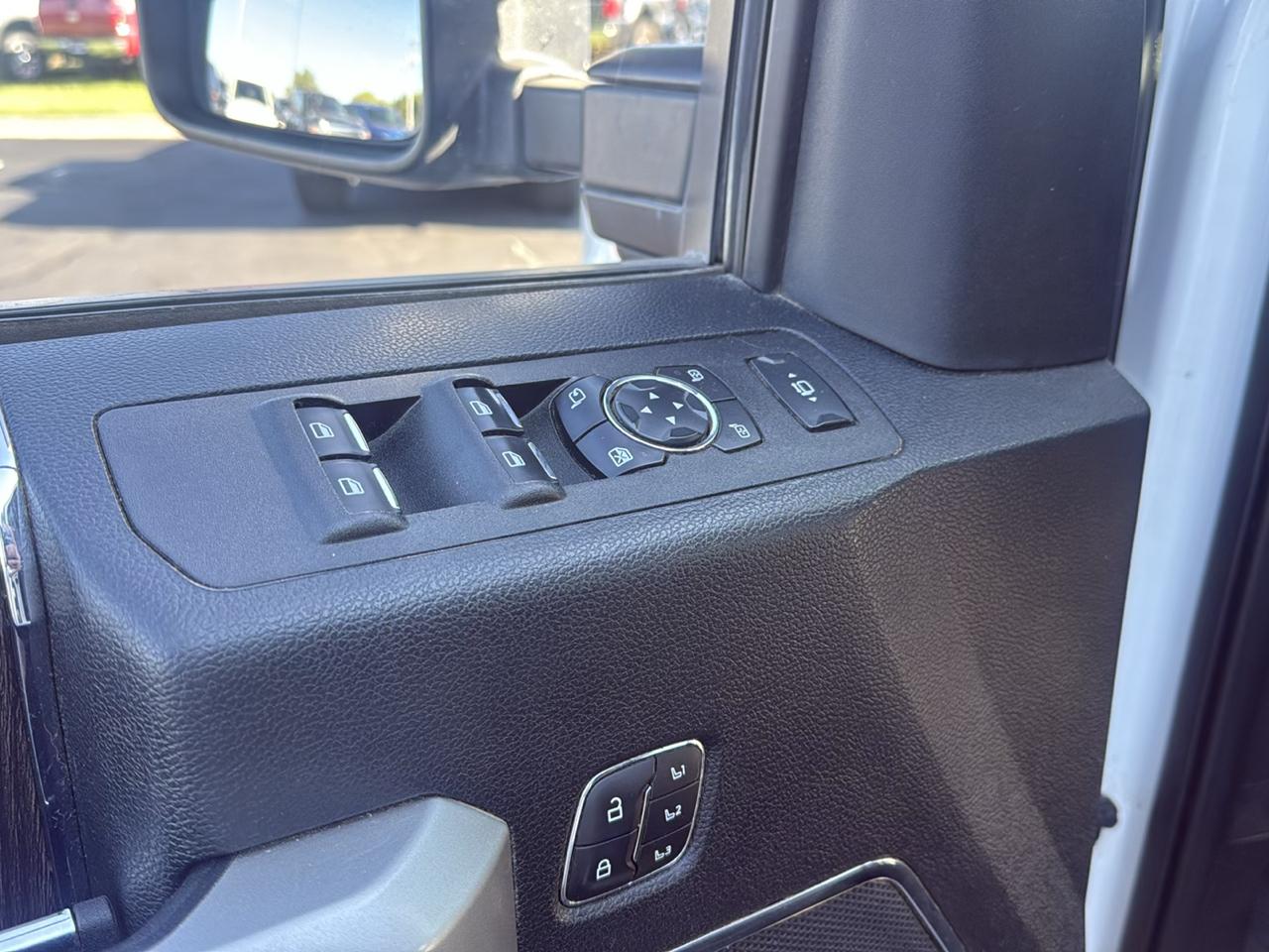 Ford F-250 SD Lariat Crew Cab 4WD 2020