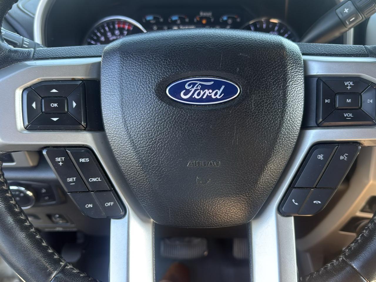 Ford F-250 SD Lariat Crew Cab 4WD 2020