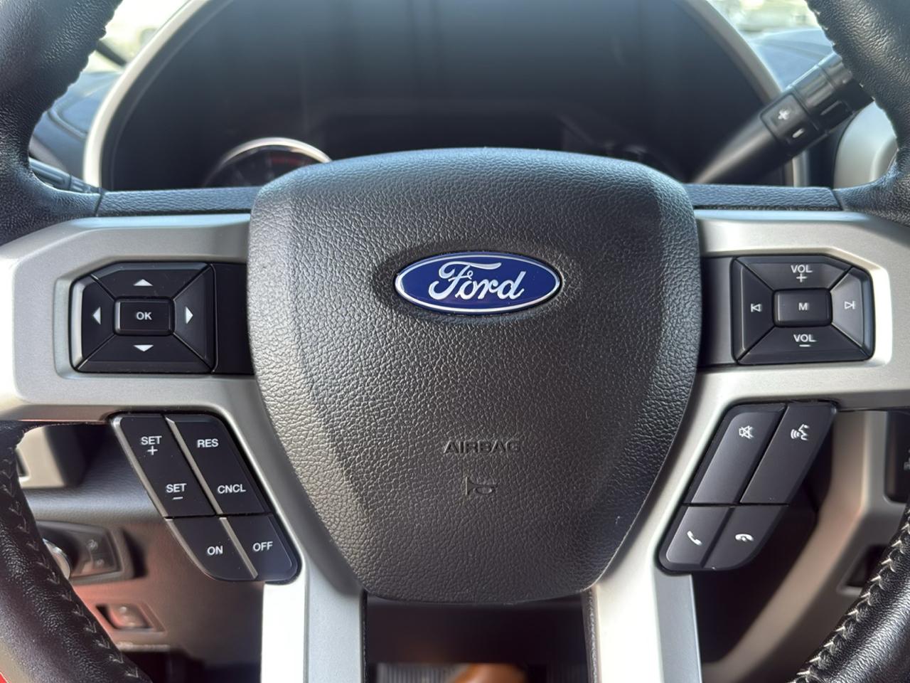 Ford F-350 SD Lariat Crew Cab 4WD 2019