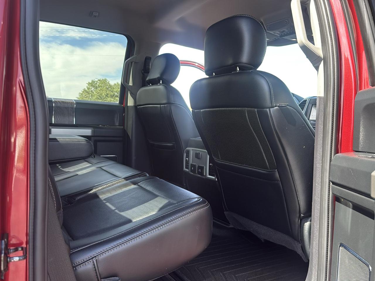 Ford F-350 SD Lariat Crew Cab 4WD 2019