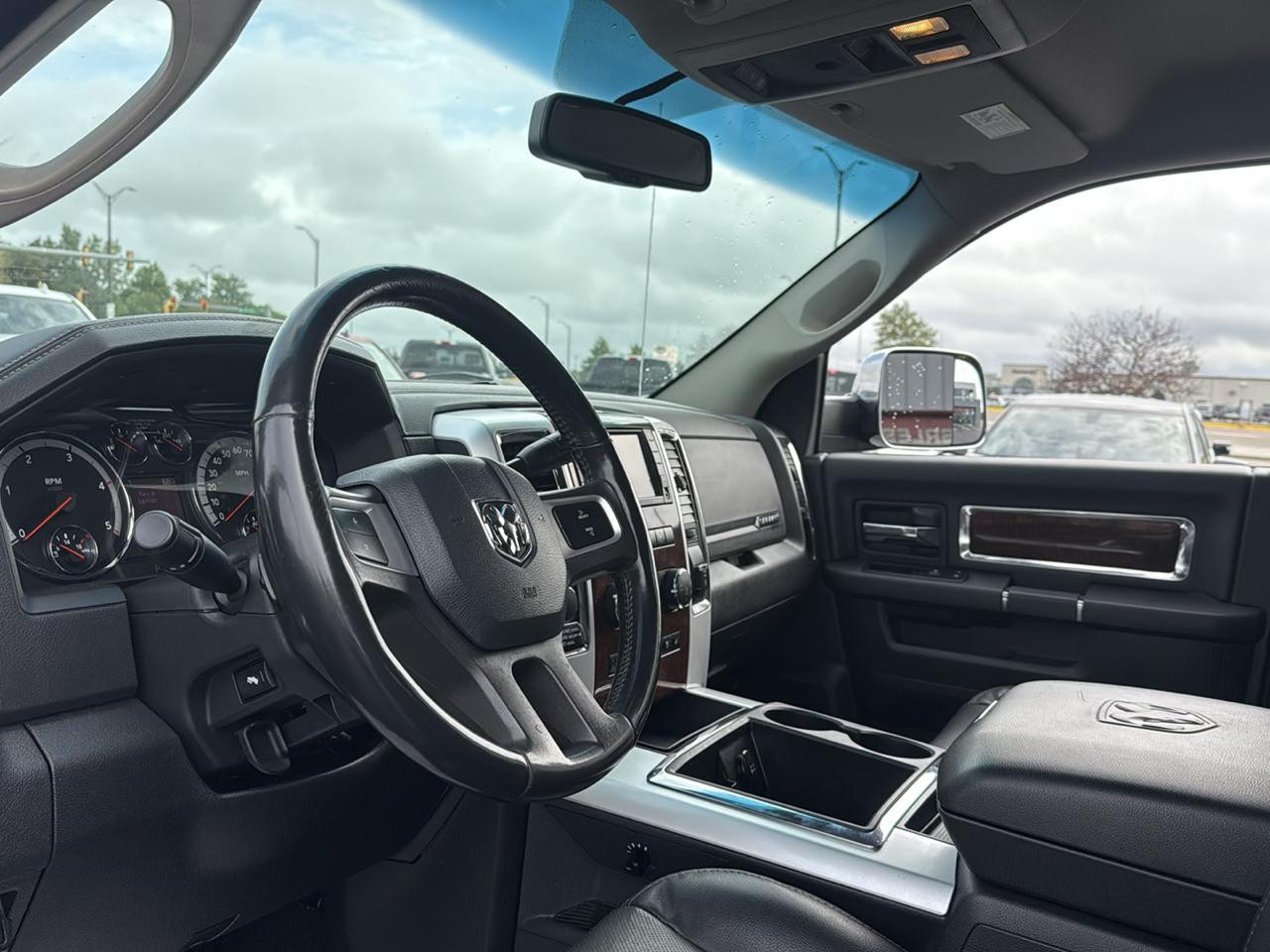 RAM 3500 Laramie Crew Cab 4WD 2011