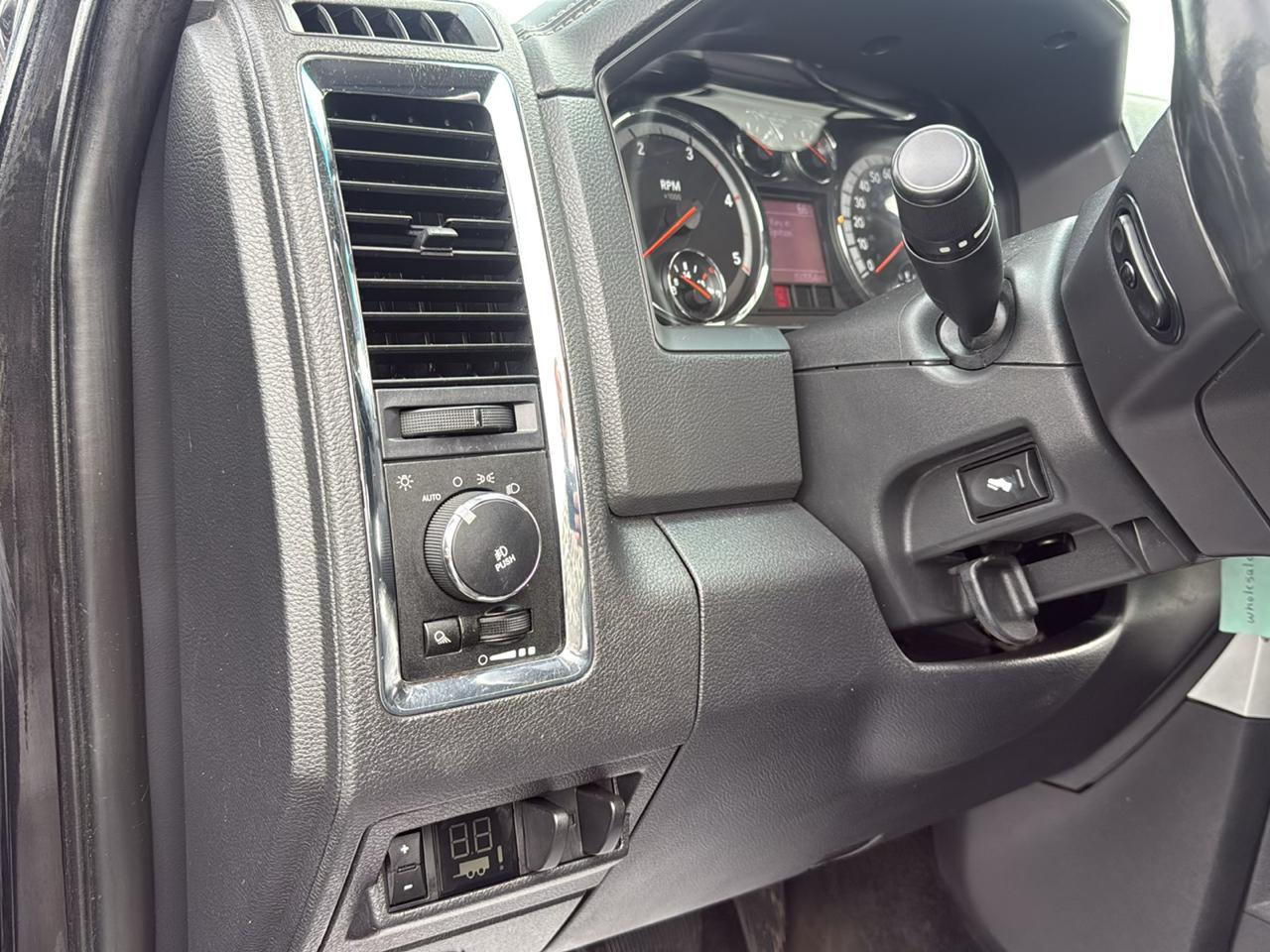RAM 3500 Laramie Crew Cab 4WD 2011