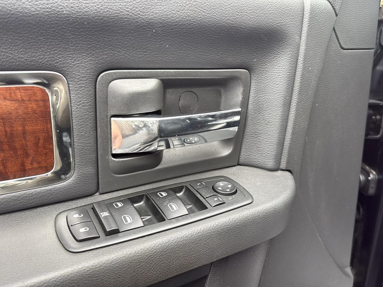 RAM 3500 Laramie Crew Cab 4WD 2011