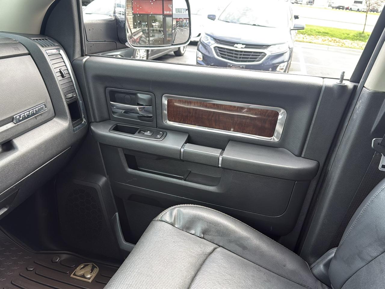 RAM 3500 Laramie Crew Cab 4WD 2011